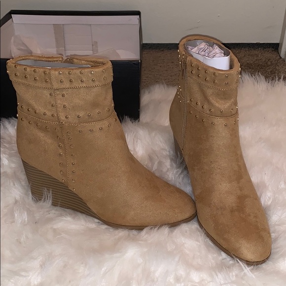 Tan super cute wedges - Picture 2 of 3